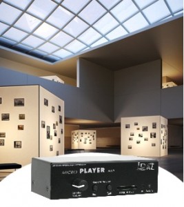 le MicroPlayer Id-Al : un lecteur audio sur carte SD, amplifié et interactif qui permet de connecter jusqu'à 15 boutons poussoir. Solution simple et compacte le lecteur boucle sa septième année avec sa déclinaison MKII (+ de 3000 ventes à l'année).