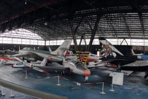 Vue sur une partie du patrimoine aéronautique de l’Armée de l’Air conservée dans la Base aérienne de Châteaudun.