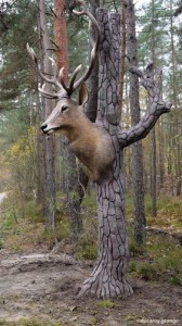 Sculpture fantastique de cerf © Scénographie et illustrations : MEDIEVAL-Lyon : AL. Favre et T. Guyon / Fabrication : Ducaroy Grange.