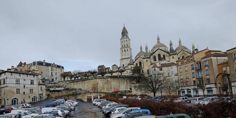 la Manufacture Gourmande viendra se nicher au pied de la cathédrale. © Luc Bonnin