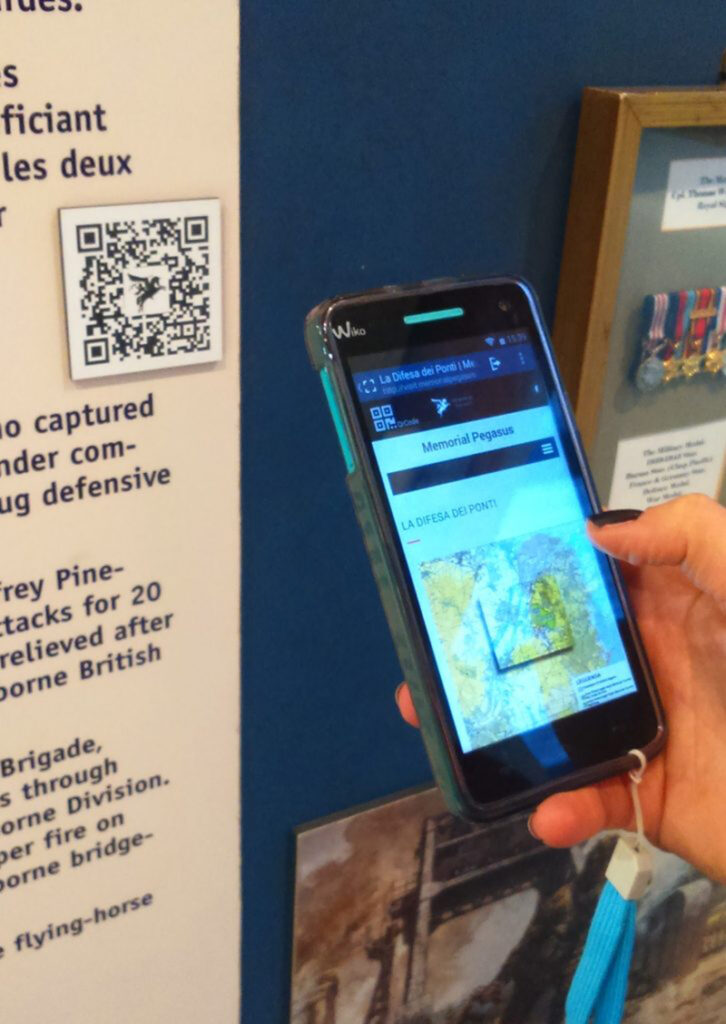 Les QR codes – traduction de la muséographie. ©Twelve solutions & Mémorial Pegasus Bridge