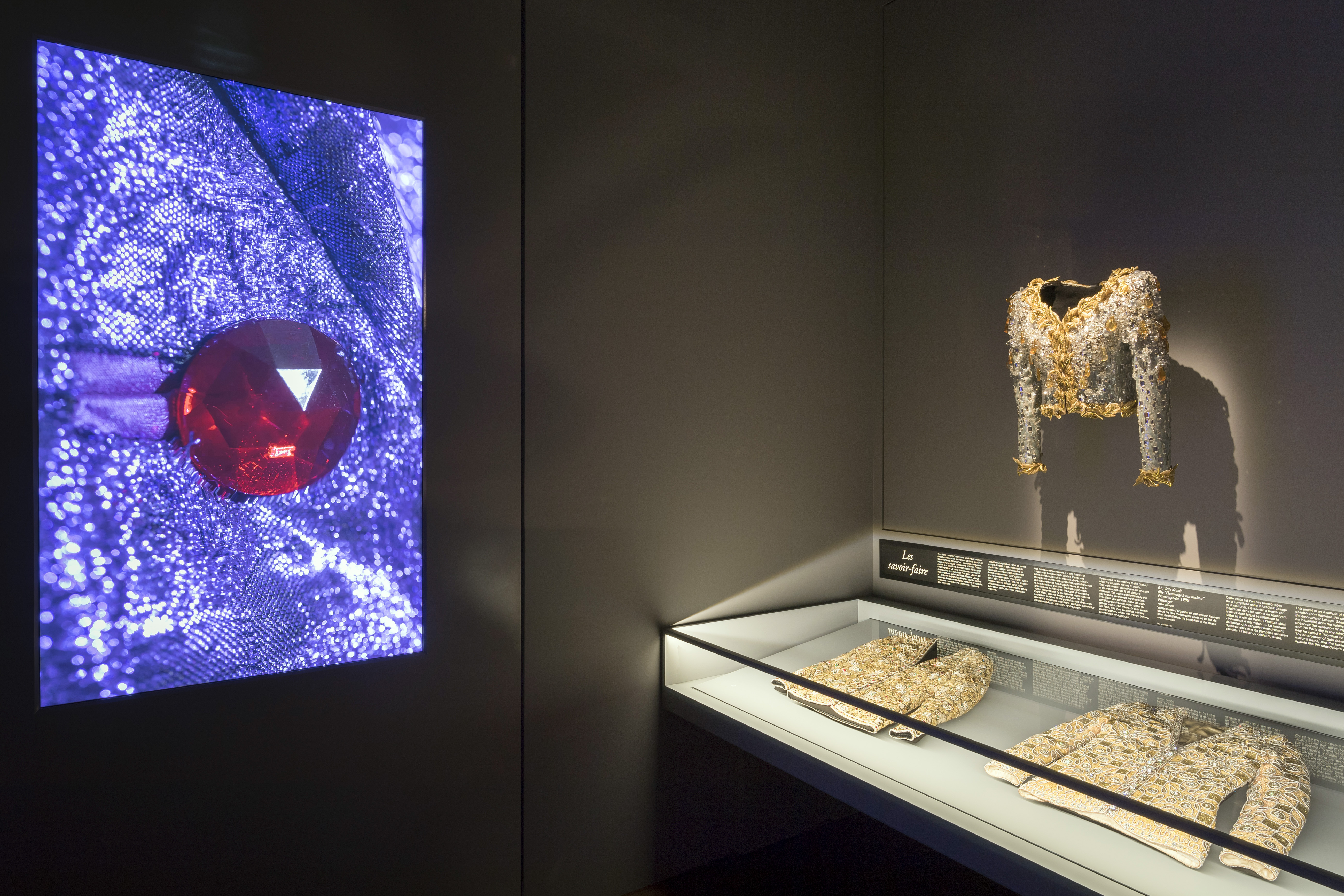 Vitrines Goppion au Musée Yves Saint Laurent Paris