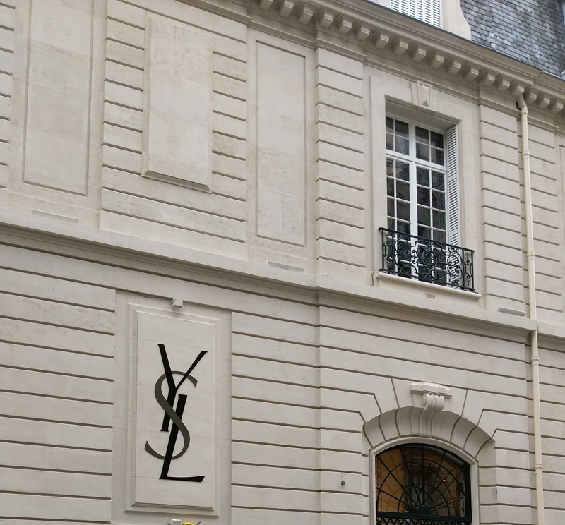 Musée Yves Saint Laurent - Fondation Pierre Bergé. ©Boscher Signalétique et Image.