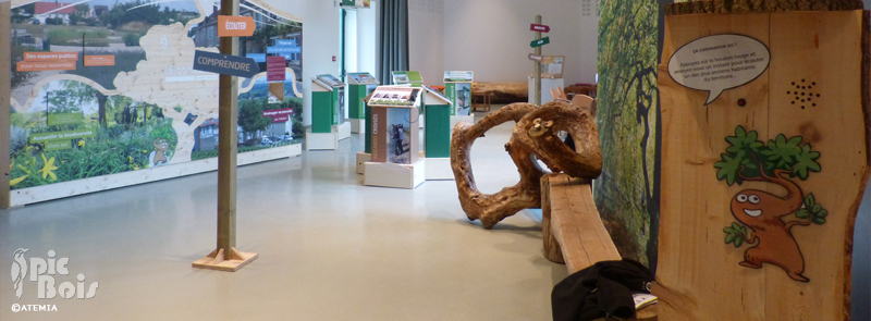Exposition « Eco-habiter », Parc Naturel Régional de la Montagne de Reims. Introductif : un dispositif sonore accueille les visiteurs. ©Pic Bois
