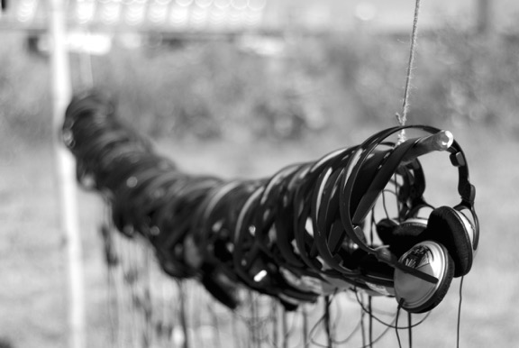 Casques pour SonoPluie. ©Akken