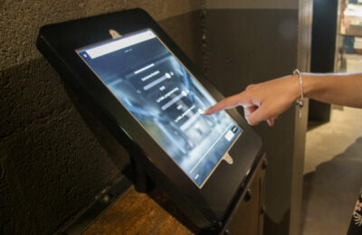 GuestViews-Atelier-des-Lumieres-livredor-numerique