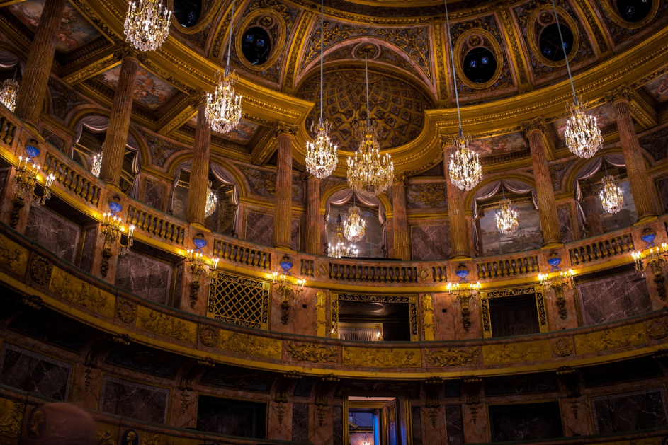 chateau-versailles-exterieur-spectacle-gece