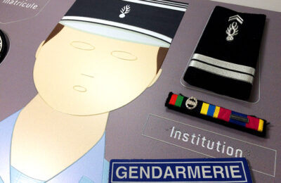musee de la gendarmerie paper doll polymorphe design