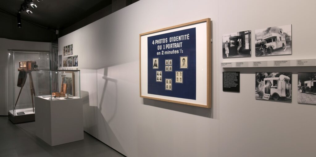 MBA-France-cloisons-Milla-wall-vitrines-Sehner-Musée-français-de-la-Photographie-de-Bièvres