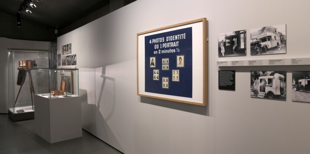 MBA-France-cloisons-Milla-wall-vitrines-Sehner-Musée-français-de-la-Photographie-de-Bièvres