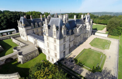 Le château d’Ecouen, dans le Val-d’Oise, date du XVIe siècle et abrite désormais le Musée national de la Renaissance.  © PWP -RmnGP